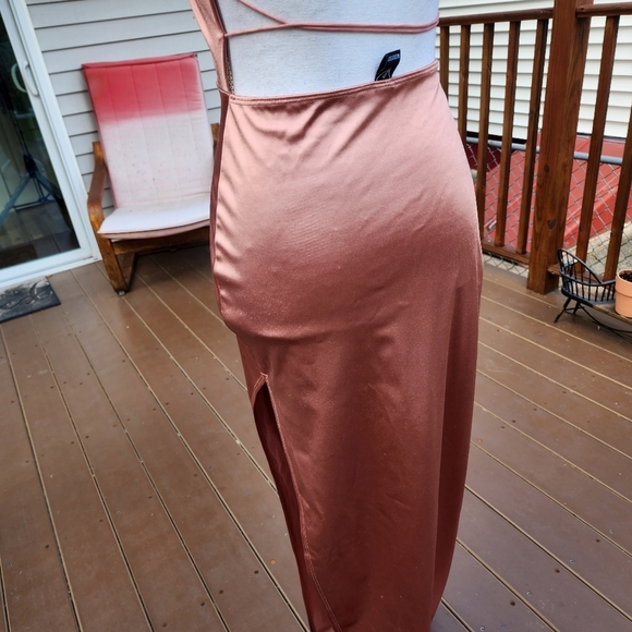 Windsor ROSE Gold Satin Open Side Backless Maxi dress Size S - Picture 14 of 15